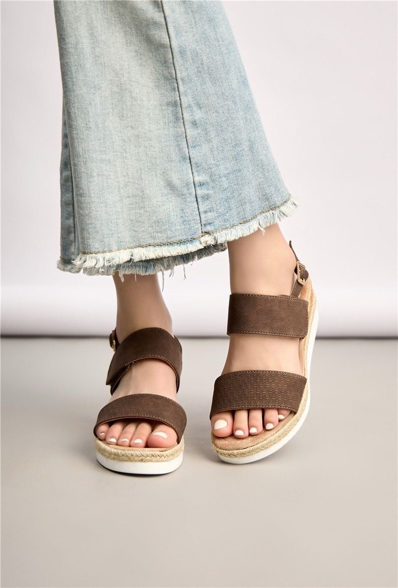 Sandales Compensées à Bride – Brown — chaussure femme disponible à Dakar, Sénégal
